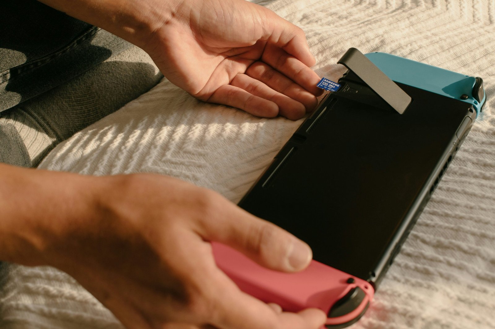 Screenshot of the mobile app interface for connecting smart clocks to Wi-Fi.